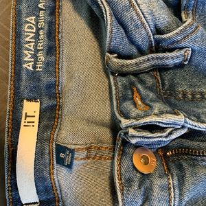 !it Amanda High Rise Slim, these are stretchy and super comfy. Size 8